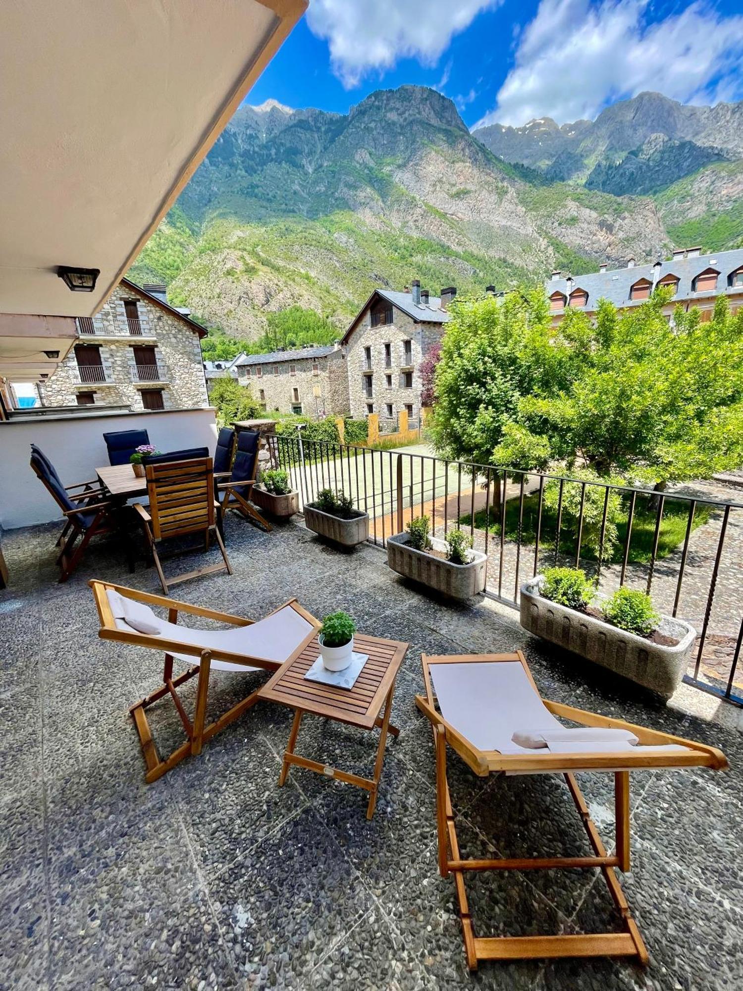 Apartamento Familiar En El Centro De Benasque Con Terraza Buitenkant foto