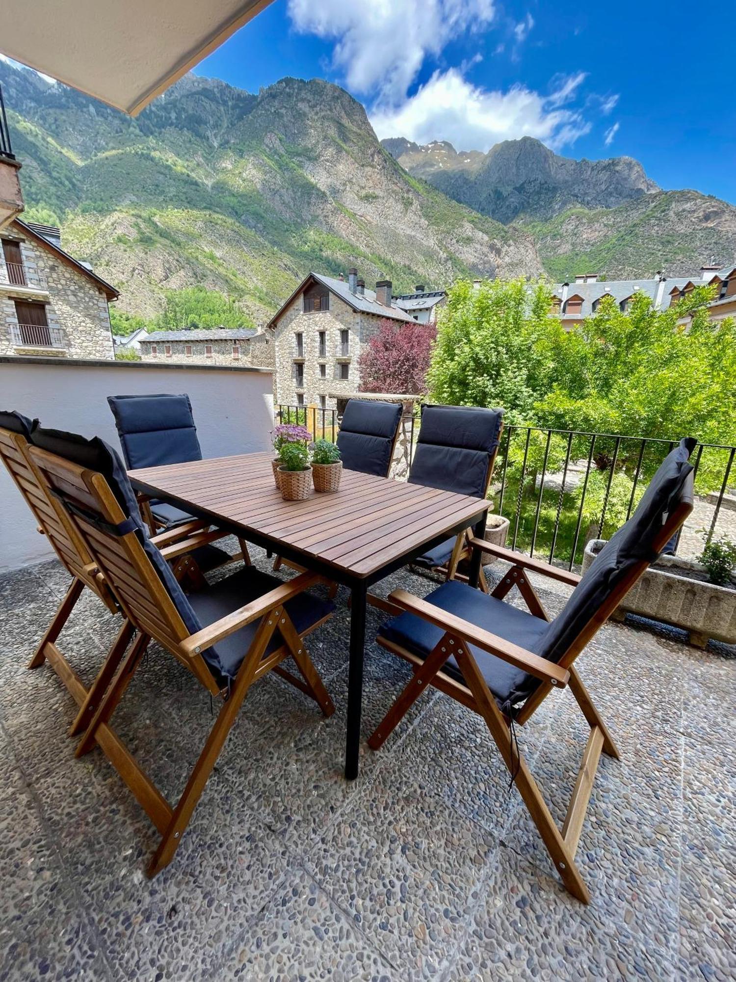 Apartamento Familiar En El Centro De Benasque Con Terraza Buitenkant foto
